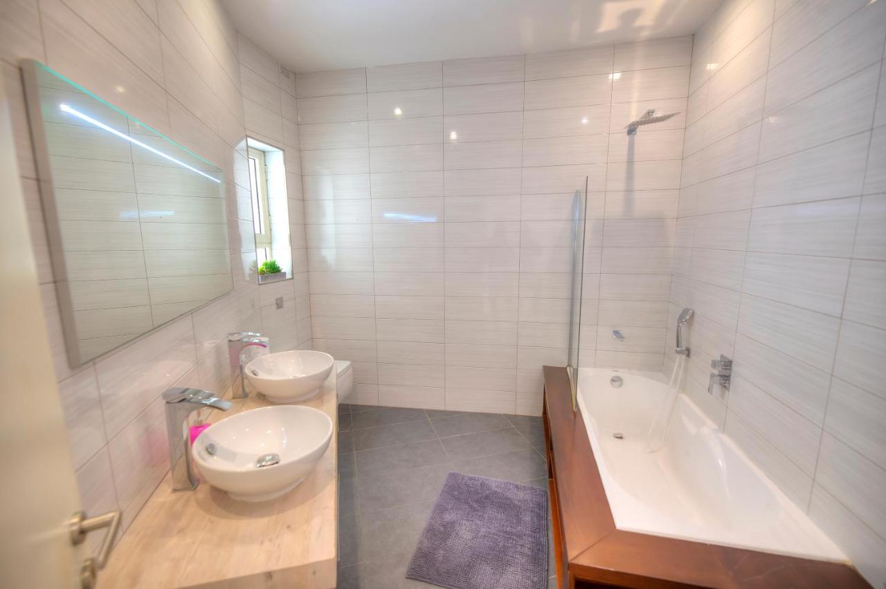 Spacious 4 Bedrooms With Sea View Balcony Goslm-3 Sliema Dış mekan fotoğraf